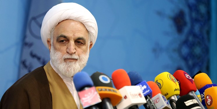 سیف همچنان ممنوع الخروج است/ یک مدیر کل بانک مرکزی به اتهام مالی دستگیر شده است