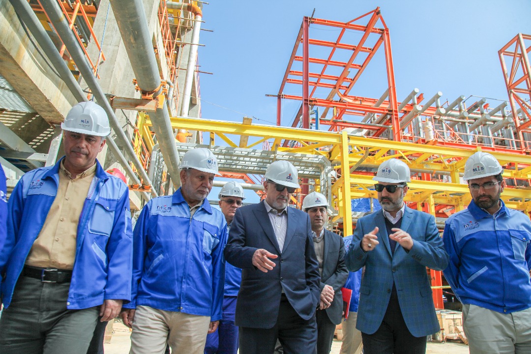 بازدید معاون وزیر نفت در امور پتروشیمی از پروژه اوره وآمونیاک مسجدسلیمان