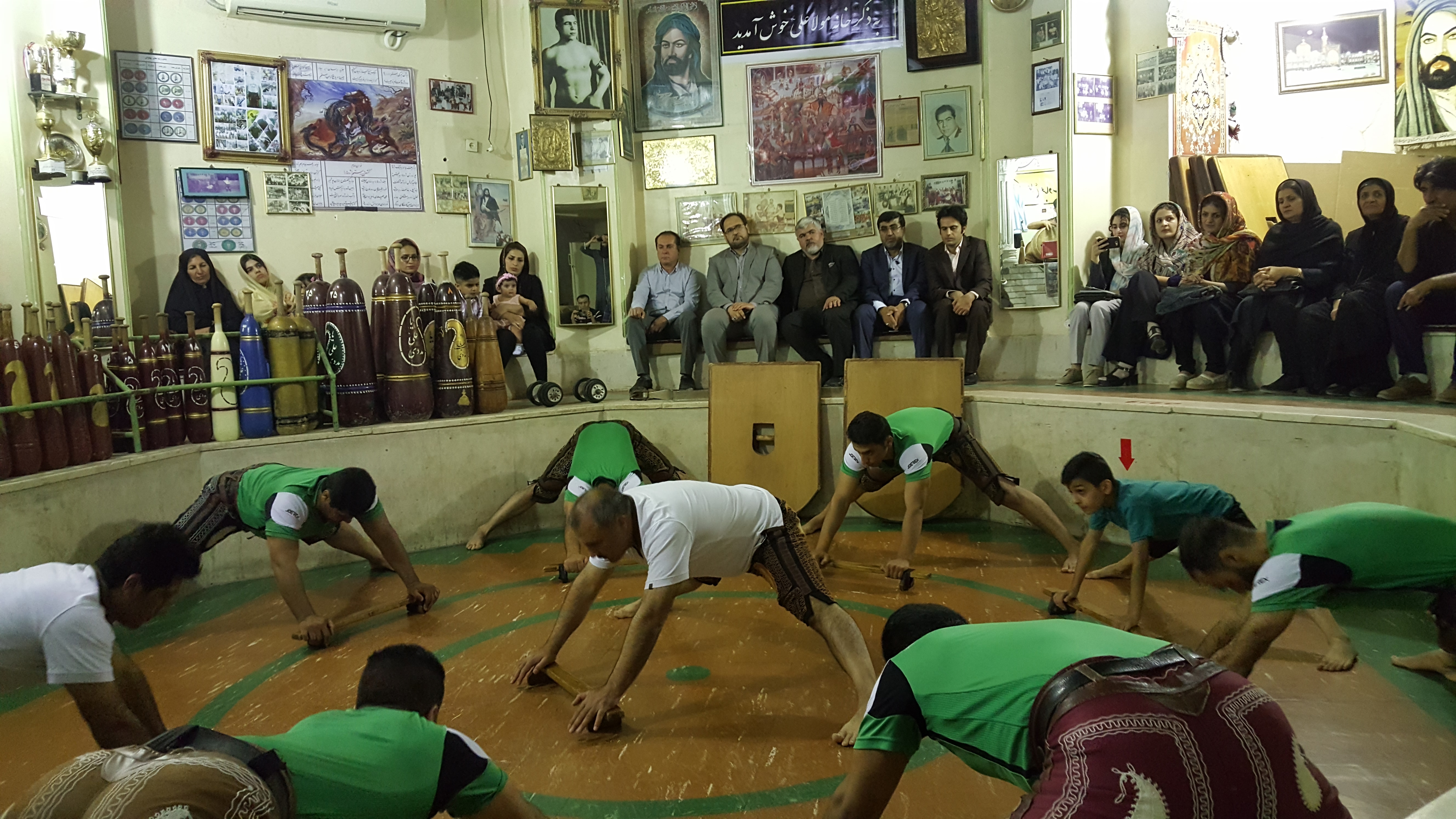 رونمایی از میل و سنگ باستانی مربوط به دوران ورزش جهان پهلوان تختی در مسجدسلیمان