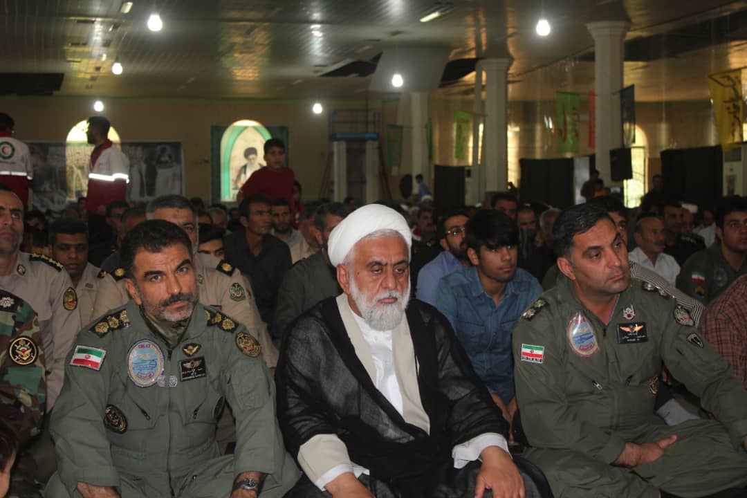 گرامیداشت پنجم مردادماه سالروزتاریخی برگزاری اولین نمازجمعه کشورتوسط مدیران وپرسنل ادارات درکنارآحادمردم درشهرستان مسجدسلیمان