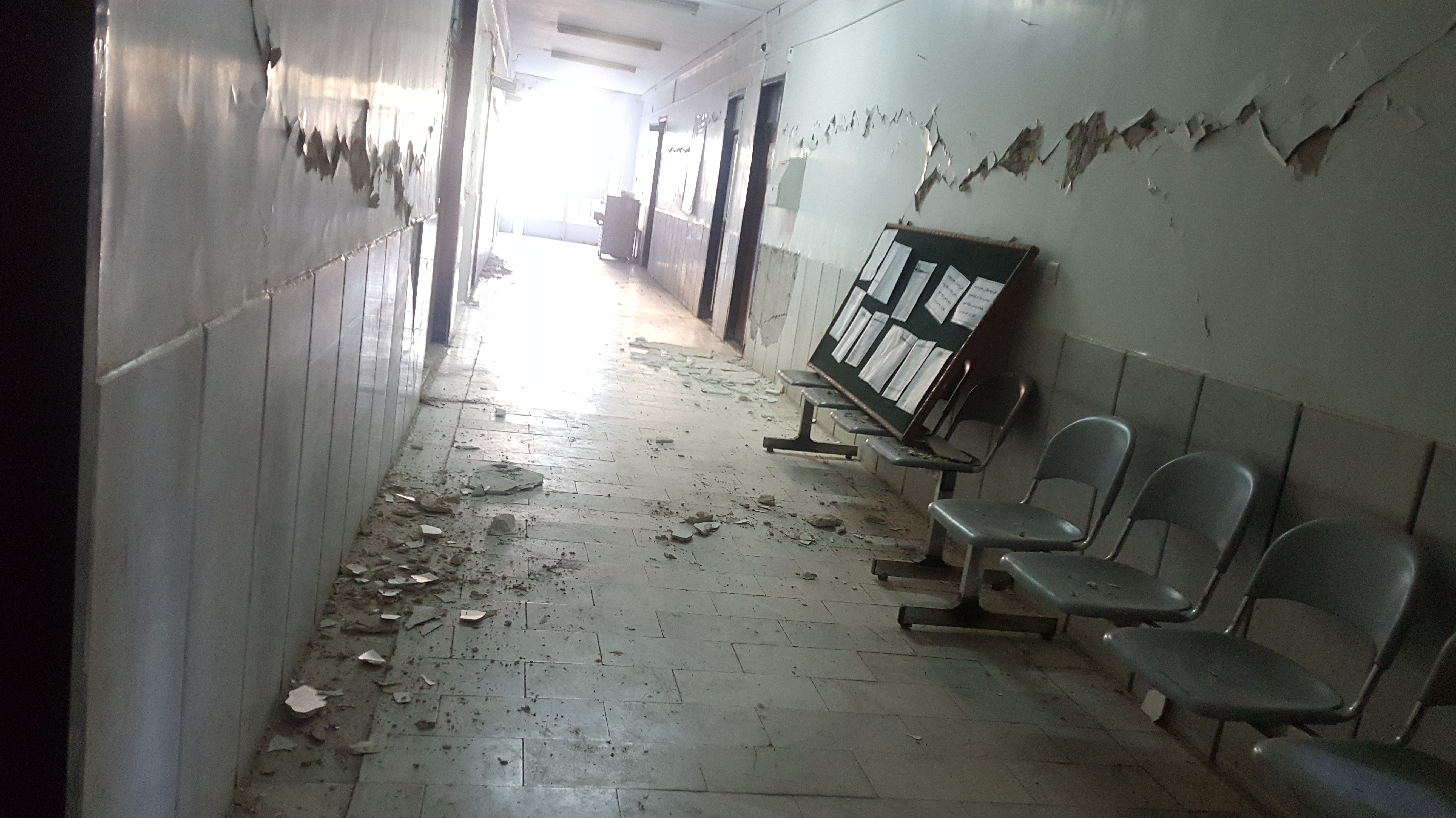 ساختمان  امور مالیاتی شهرستان مسجدسلیمان درپی وقوع زلزله ۵/۷ ریشتری دیروز تخریب شد.   