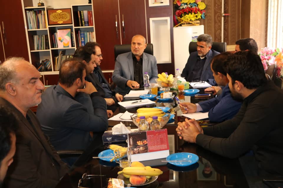 با حضور علی عسگر ظاهری و معاون نوسازی مدارس کشور صورت گرفت؛  جلسه بررسی وضعیت مدارس فرسوده و آسیب دیده شهرستان مسجدسلیمان‌