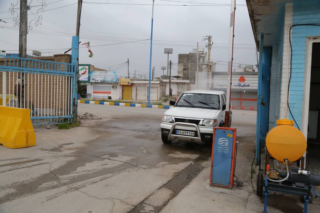 دروازه های اتوماتیک ضدعفونی کننده خودروها در شرکت بهره برداری نفت و گاز مسجدسلیمان نصب شدند.