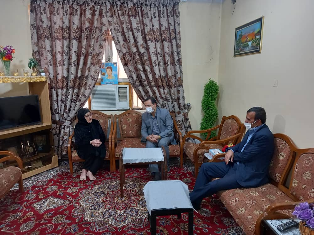 دیدار مدیر کل بنیاد شهید و امور ایثارگران استان خوزستان ورییس بنیاد شهید و امور ایثارگران شهرستان مسجدسلیمان با خانواده شهید والامقام فرزاد ممبینی به مناسبت میلاد امام رضا علیه السلام
