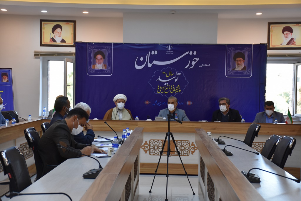 استاندار خوزستان در جلسه بررسی پروژه‌ها و رفع مشکلات شهرستان کارون بر تسریع روند اجرایی پروژه‌های این شهرستان تاکید کرد