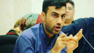 نماینده مجلسی که در گفتار مدعی شفافیت است اما در رفتارش متناقض عمل میکند