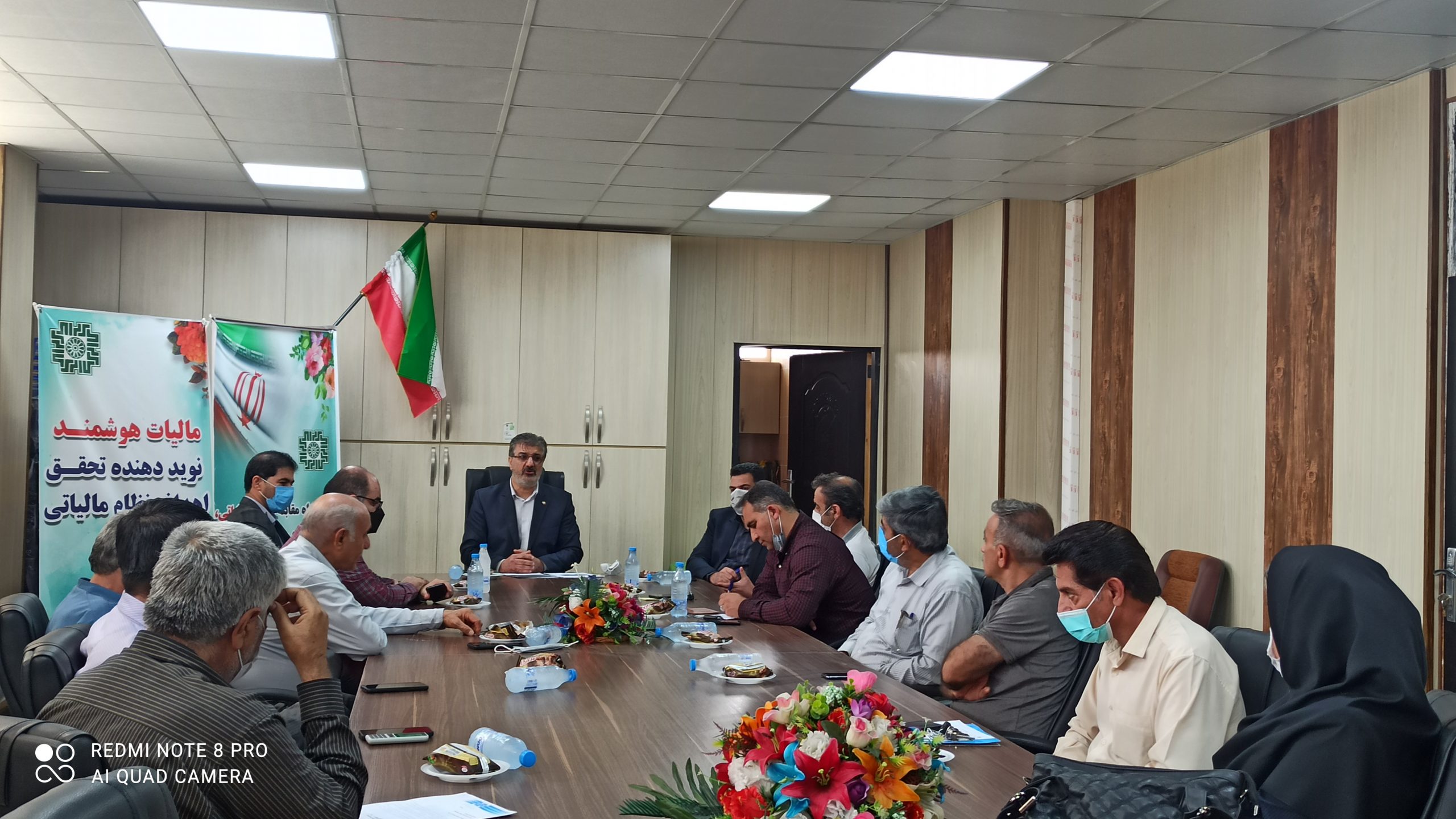 برگزاری جلسه مشترک رییس اداره امور مالیاتی مسجد سلیمان با حضور رییس اتاق اصناف و روسای اتحادیه های صنفی و فعالان اقتصادی در رابطه با اظهار نامه مالیاتی و تبصره ماده صد قانون مالیاتهای مستقیم