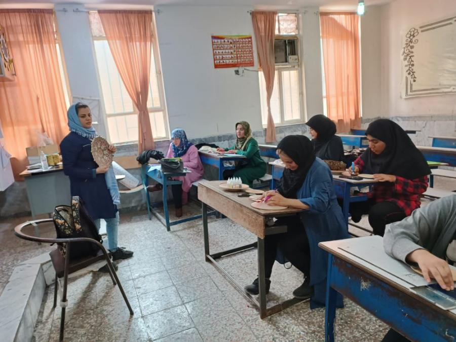 شروع دوره کلاس‌های آموزشی صنایع‌دستی در شهرستان باوی