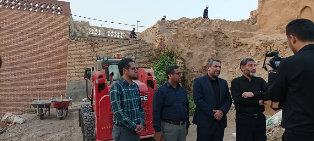 خبری خوش برای میراث دوستان  سبک سازی دیواره ی غربی آسیاب ها و آبشارهای شوشتر آغاز شد