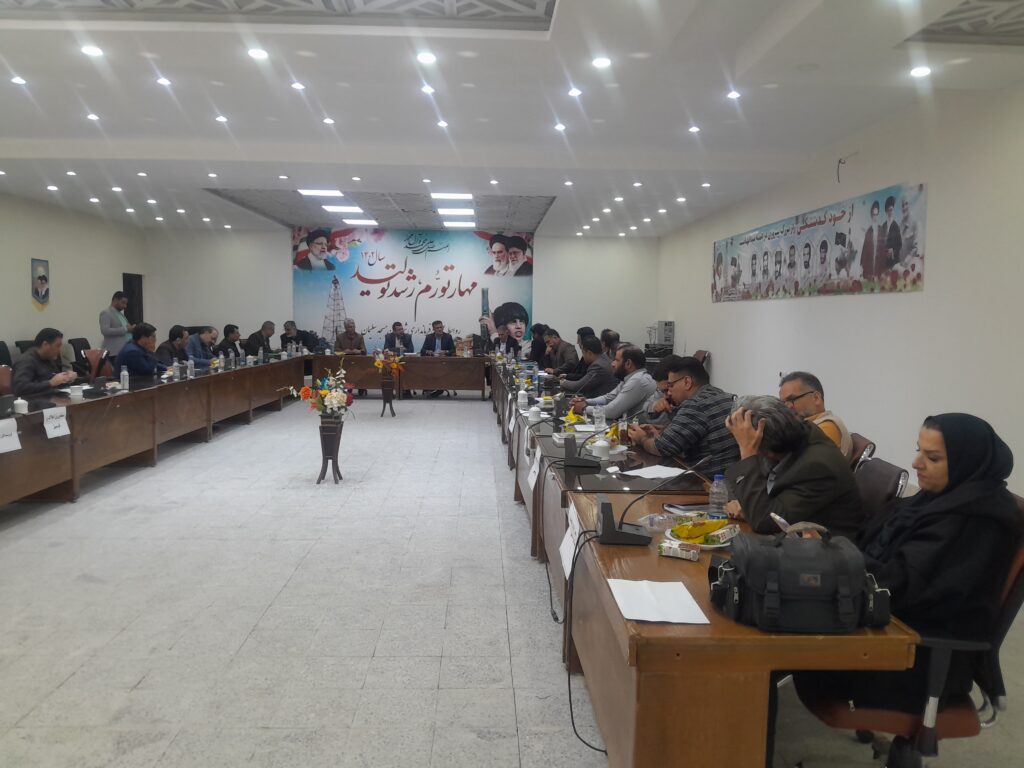 جلسه مشترک فرماندار مسجدسلیمان و مدیرکل مالیاتی استان خوزستان با اصناف و بازاریان