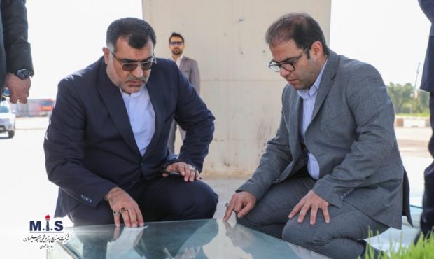 ادای احترام مدیر عامل پتروشیمی مسجدسلیمان به مقام شامخ شهدای گمنام