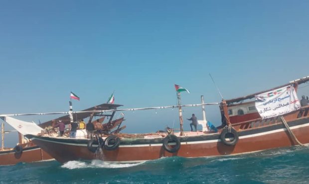 رژه شناور های مردمی بسیج دریایی منطقه سوم ندسا در حمایت از مردم مظلوم فلسطین درآبهای بحرکان خلیج فارس