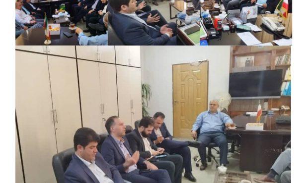 جلسه معاون بازرگانی اداره کل صمت خوزستان با جمعی از کارکنان این دستگاه