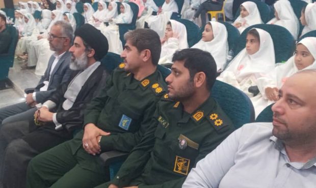 جشن تکلیف ۴۰۰ دانش آموزپایه سوم ابتدایی دخترانه درهندیجان