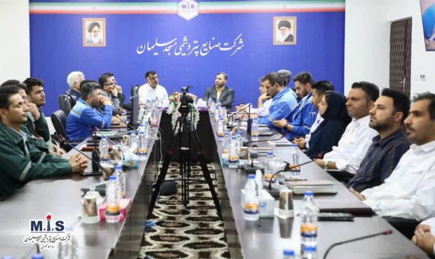 بازدید مشاور وزیر کار از پتروشیمی مسجدسلیمان و تقدیر از تحقق جهش تولید