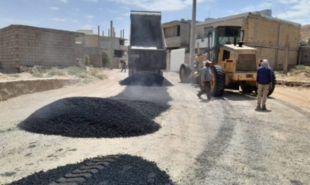 به منظور تسهیل عبور و مرور شهروندان ، عملیات آسفالت مسیر دسترسی فاز۳ هشت بنگله به مالجونکی آسفالت گردید