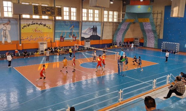 پیروزی مقتدرانه تیم والیبال نفت مسجدسلیمان مقابل قند خاورمیانه شوش ازسری مسابقات سوپرلیگ استان خورستان