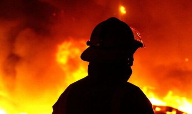 مشارکت آتش‌نشانان نفت و گاز مسجدسلیمان در مهار آتش‌سوزی پالایش شوشتر