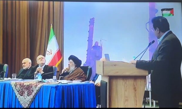 دکتر یوسف داودی در نشست رییس جمهور با فعالان اقتصادی خوزستان: پروژه پتروپالایش بختیاری می تواند شمال خوزستان را متحول کند