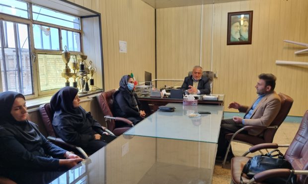 دیدار جمعی از فرهنگیان با شهردار قلعه خواجه جهت بررسی و رفع مشکلات مدارس این شهرستان