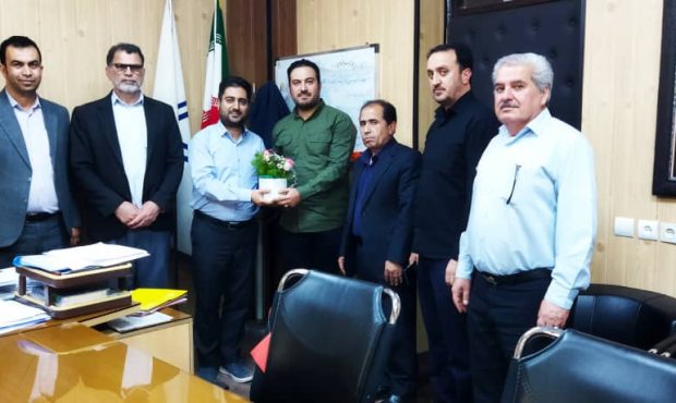 تجلیل از خانواده شهدای کارکنان شبکه بهداشت در مسجدسلیمان