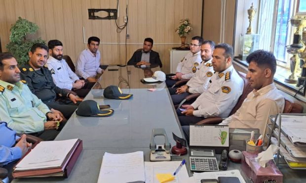 تقدیر فرمانده انتظامی شهرستان اندیکا از شهردار قلعه خواجه به مناسبت روز شهردار