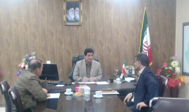 تشکیل جلسه فرماندار شهرستان اندیکا  و رییس شهرک صنعتی  در ارتباط با راه اندازی