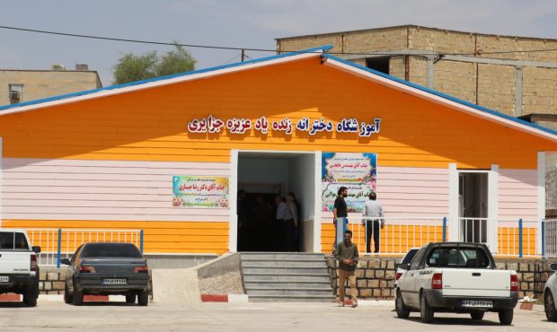 دبیرستان خیرساز نمونه دولتی عزیزه جزایری در مسجدسلیمان افتتاح شد