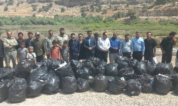 پاکسازی منطقه گردشگری پل نگین در منطقه حفاظت شده شیمبار به مناسبت گرامیداشت هفته محیط زیست