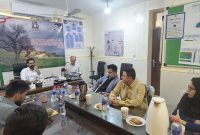 نشست سرپرست شبکه بهداشت و درمان اندیکا و رئیس مرکز بهداشت با خبرنگاران و اصحاب رسانه به مناسبت روز خبرنگار