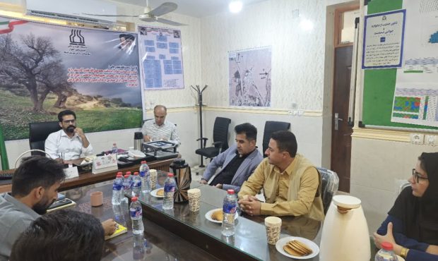 نشست سرپرست شبکه بهداشت و درمان اندیکا و رئیس مرکز بهداشت با خبرنگاران و اصحاب رسانه به مناسبت روز خبرنگار