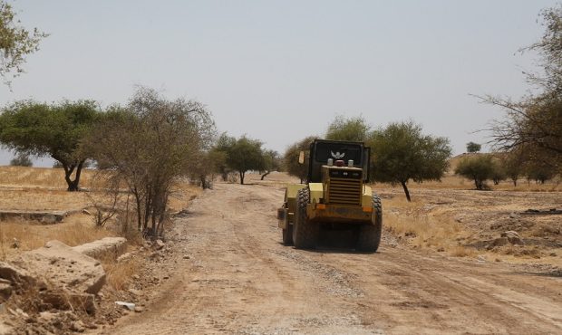 پیشرفت ۳۰ درصدی پروژه بازسازی و بهسازی جاده روستاییتوسط شرکت بهره برداری نفت و گاز مسجدسلیمان