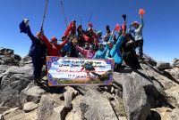 صعود بانوان  کوهنورد نفت مسجدسلیمان به قلل یخچال و کوبری