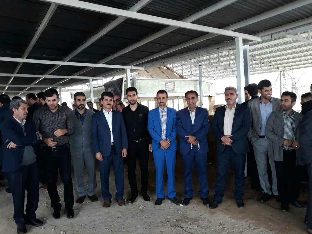 دیدار موسسه فرهنگی ندای مردم زاگرس با خانواده عزا دار به پاس قدر دانی جهت عدم راه اندازی کاروان عزاداری در سطح شهر