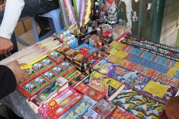 کشف 4 هزار و 220 عدد انواع مواد محترقه در شهرستان مسجد سلیمان