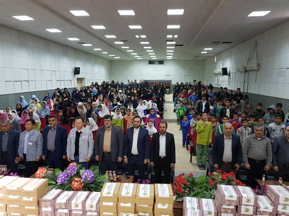 اهداء بیش از دوهزار جفت کفش به نیازمندان توسط پیمانکار شرکت پتروشیمی مسجدسلیمان